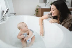 Angelcare Soft-Touch Blauw Badring AC-BR01-AQU -Beste Babyproducten Angelcare Soft Touch Badring sfeer foto2