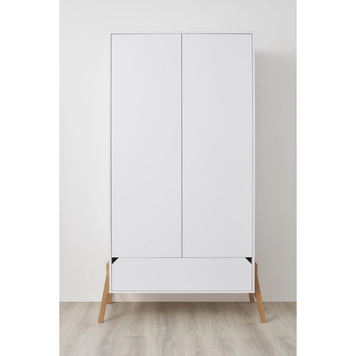 Bellamy Lotta Snow Babykamer: Ledikant/Juniorbed, Commode Met 6 Lades En 2-Deurskast 15 Bellamy Lotta Snow Babykamer: Ledikant/Juniorbed, Commode Met 6 Lades En 2-Deurskast - Afbeelding 15