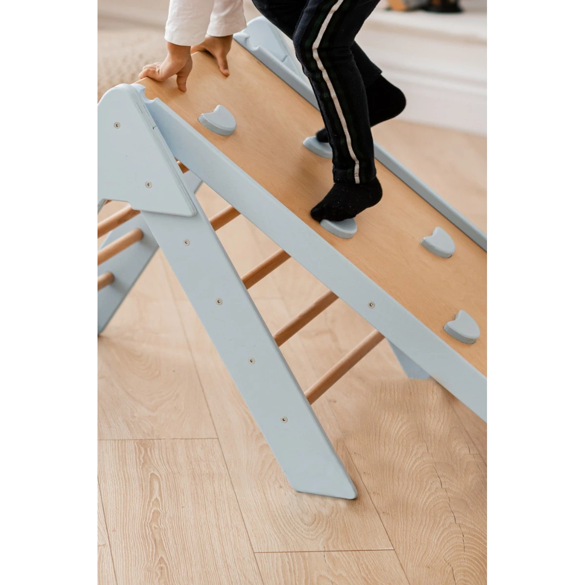 Luna Toys Blauw Houten Klimrek Met Glijbaan LU-36967 4 Luna Toys Blauw Houten Klimrek Met Glijbaan LU-36967 - Afbeelding 4