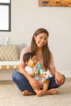 Infantino Go Gaga Playtime Pal Olifant Buggyspeeltje BK-216553 9 Infantino Go Gaga Playtime Pal Olifant Buggyspeeltje BK-216553 -Beste Babyproducten infantino go gaga playtime pal olifant buggyspeeltje 4