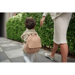 Jollein Boucle Biscuit Rugtasje 057-591-66067 -Beste Babyproducten jollein boucle rugzakje .1 1