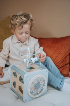 Label Label Nougat Houten Activiteitenkubus LLWT-37131 -Beste Babyproducten label label blauw houten activiteitenkubus llwt 34307 5 1