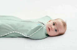 Love To Dream Swaddle Up 0.2 Lite Olive Medium 6-8.5 Kg Inbakerslaapzak L1002001OLVM -Beste Babyproducten love to dream swaddle up 0.2 lite olive medium