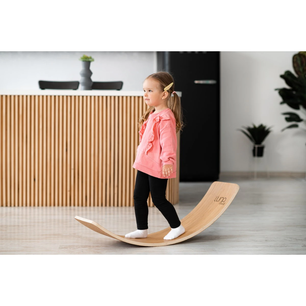 Luna Toys Houten Balansbord Met Zwart Vilt LU-36998 4 Luna Toys Houten Balansbord Met Zwart Vilt LU-36998 - Afbeelding 4