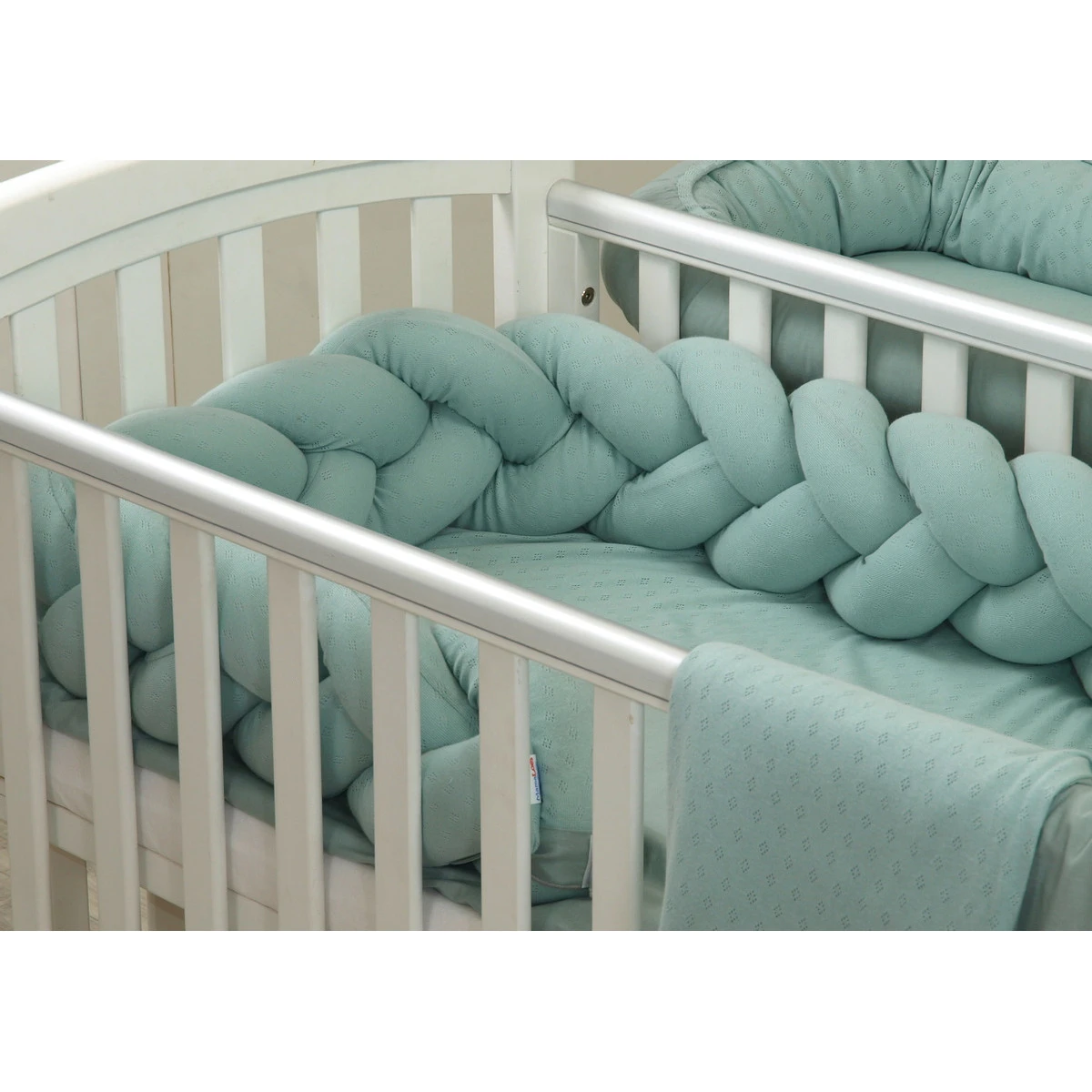 MamaLoes Amy Ajour Stonegreen 210 Cm Braided Bedbumper 84270 5 MamaLoes Amy Ajour Stonegreen 210 Cm Braided Bedbumper 84270 - Afbeelding 5