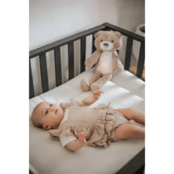 Zazu Brody De Beer Roze Slaaptrainer ZA-BRODY-03 -Beste Babyproducten zazu brody sfeer 2 1